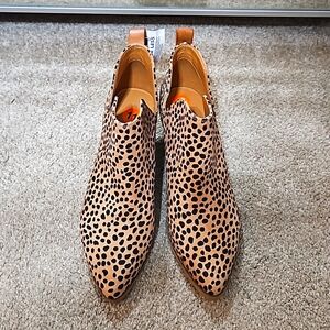 New Nine West faux fur booties size 11M